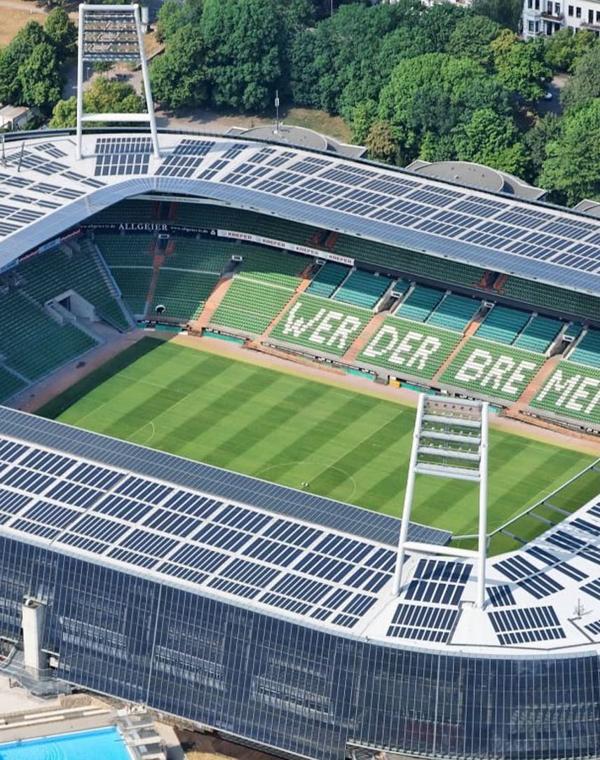 Das Weserstadion mit 200.000 Solarzellen aus der Vogelperspektive