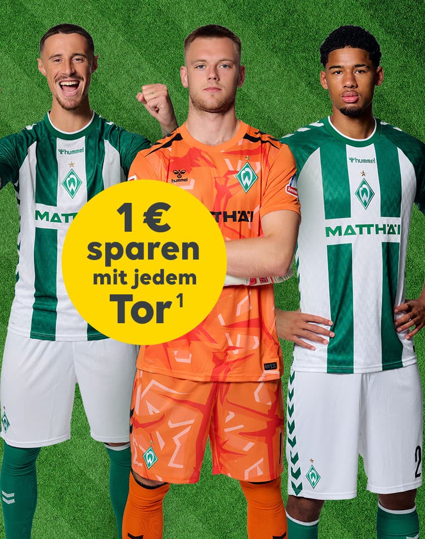 Der Mannschaftsbus von Werder Bremen inmitten von Werder-Fans
